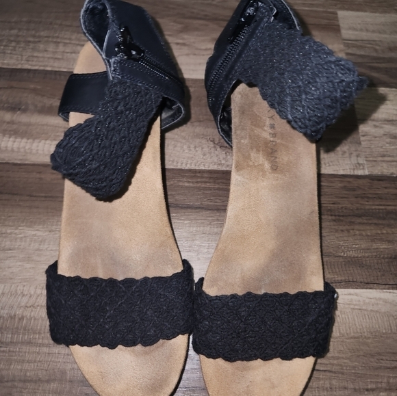 LUCKY Brand Black Crochet Ankle Wrap Wedges Size 8M - Picture 1 of 6
